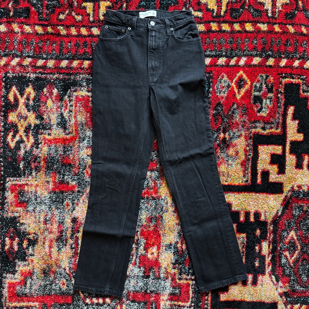 Abercrombie Curve Love Ultra High Rise 90s Straight Jeans